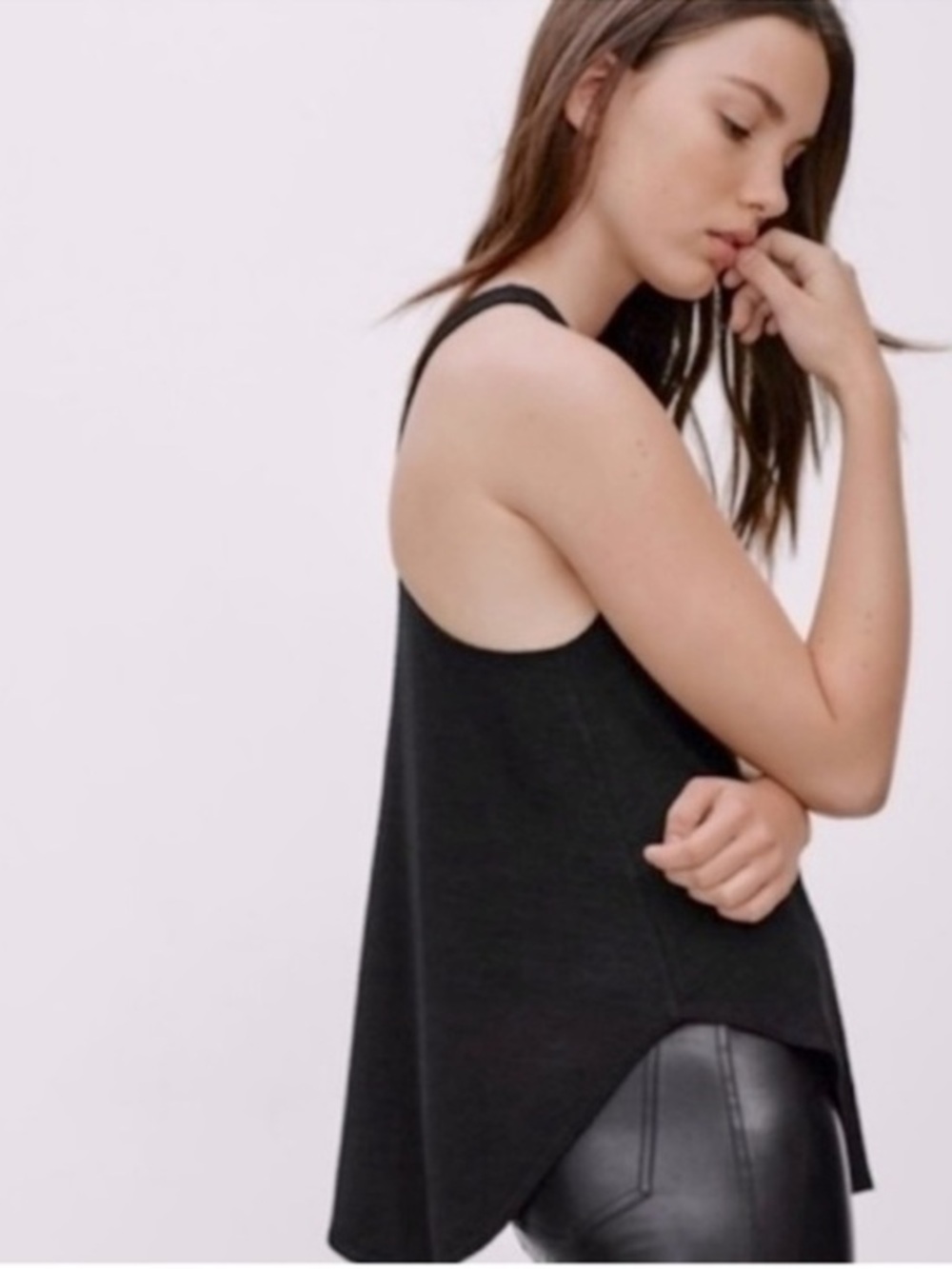 Aritzia Wilfred Free Black Racerback Flowy Tank Top Size Small